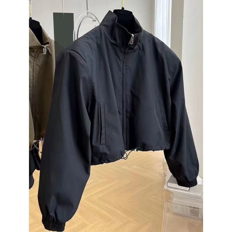 山力達迪秋の服装の新型感は独特です。|undefined