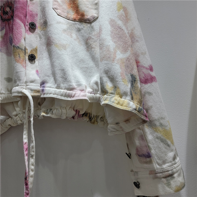 Chaqueta Corta de Denim con Estampado Floral y Cordón Ajustable para Mujer