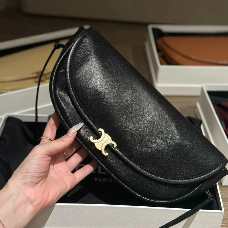 Small halfmoon shoulder bag, Arc de Triomphe halfmoon bag, underarm bag, dumpling bag, crescent bag, saddle bag Small halfmoon shoulder bag, Arc de Triomphe halfmoon bag, underarm bag, dumpling bag, crescent bag, saddle bag
