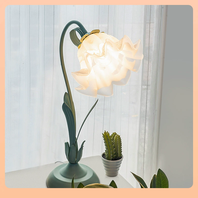 Ночная американская лампа в стиле ретро с цветком, прикроватная настольная лампа для спальни, пасторальная атмосфера ✅ Украшение интернет-знаменитостей в стиле кантри W18.