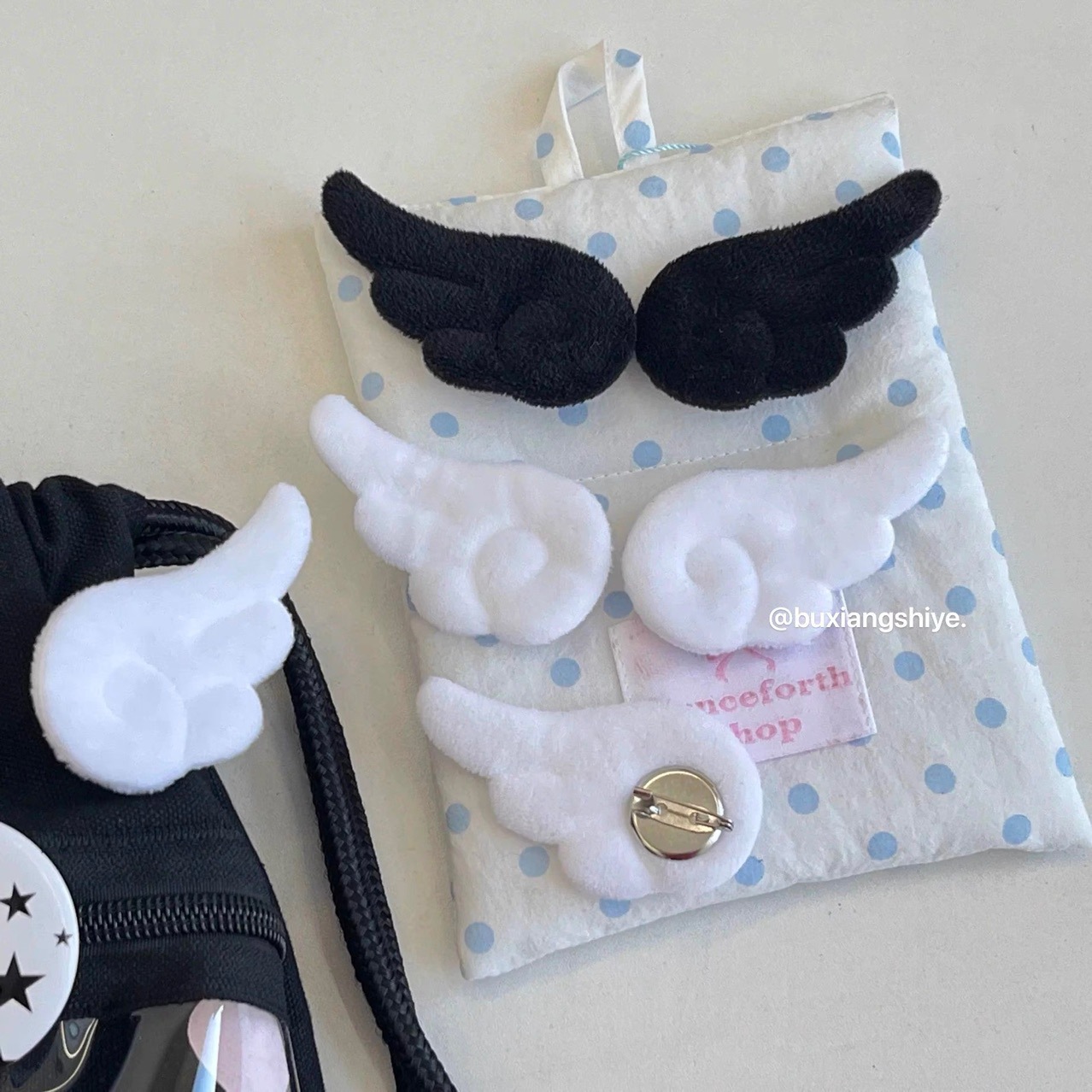 New Fun and Cute Angel Wings Brooch Y2K Anime Bag Decoration Vintage Japanese Style Ins Badge