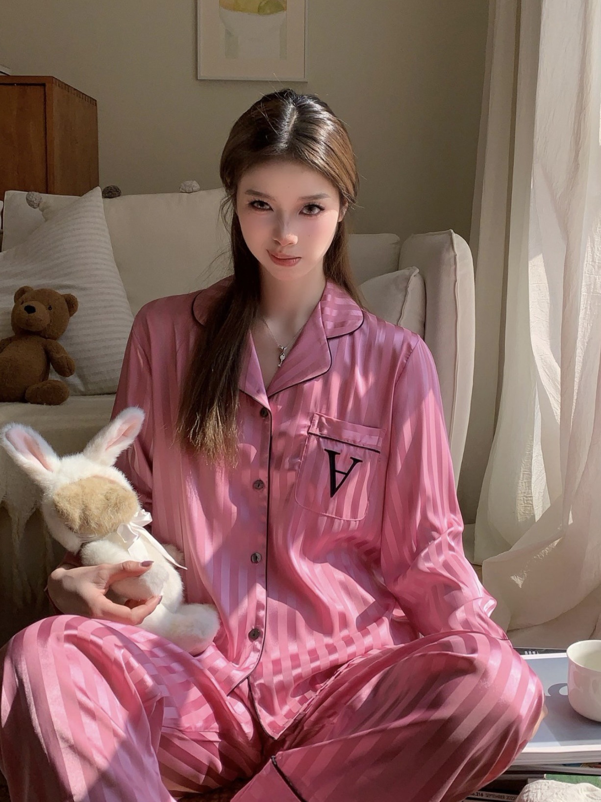 검정색 긴팔 긴바지 (A 레터링)