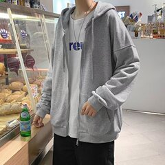 帽子付きのパーカーのコートの男性と秋冬の新型の香港風がゆったりしています。