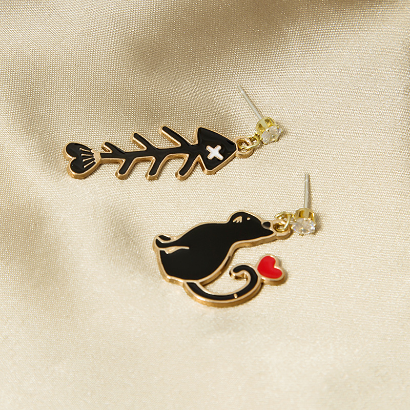 Fashion Cat Fish Bone Alloy Asymmetrical Plating Inlay Rhinestones Women's Drop Earrings 1 Pair display picture 4