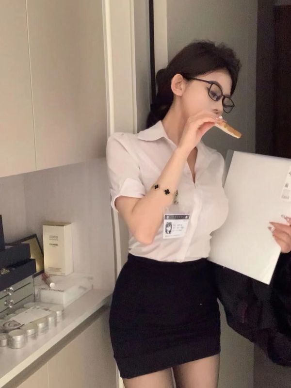 夏の新しいスタイルのウエスト痩身半袖純粋な欲望 OL 制服スーツ女性のプロフェッショナルヒップスカートシャツホットガールトップ|undefined
