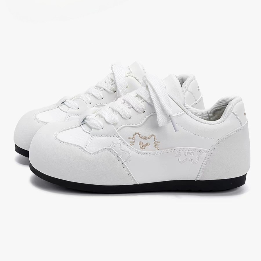 Zapatos de entrenamiento para mujeres 2026 primavera lindo viento zapatos de mujer casuales versátiles aumentan la altura de los zapatos de skate originales zapatos deportivos blancos