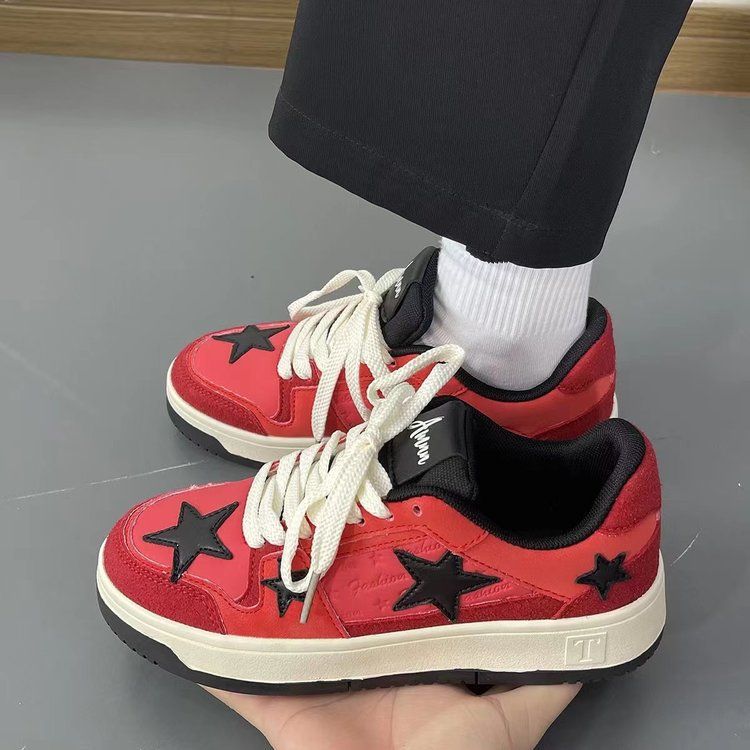 Explosiones originales de estrellas pequeñas zapatos blancos nichos ins super caliente zapatos de skate casuales de alto valor deportivo plano para mujeres