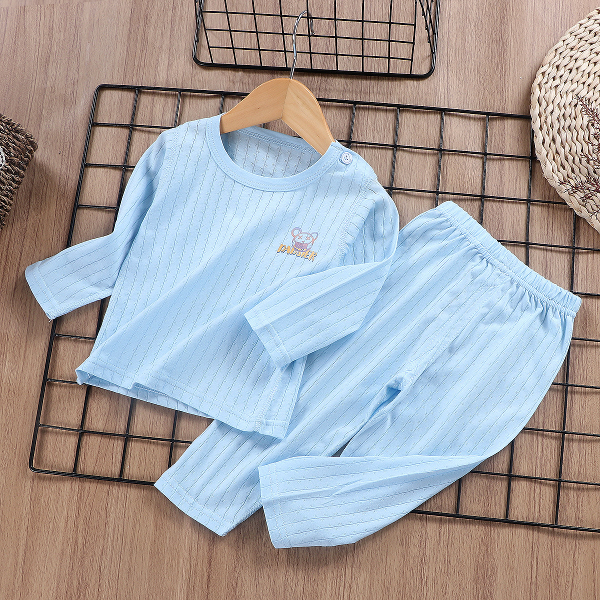 Ropa de hogar para niños ropa de hogar para bebés delgada sin hueso de algodón conjunto de pijamas al por mayor personalizado pro-piel manga corta