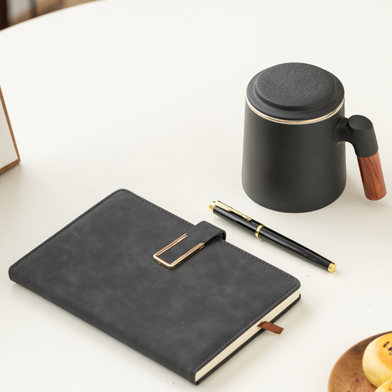 Reunión anual de la compañía de tazas de agua de oficina Guochao para enviar regalos comerciales de mano regalos publicitarios de logotipo grabados