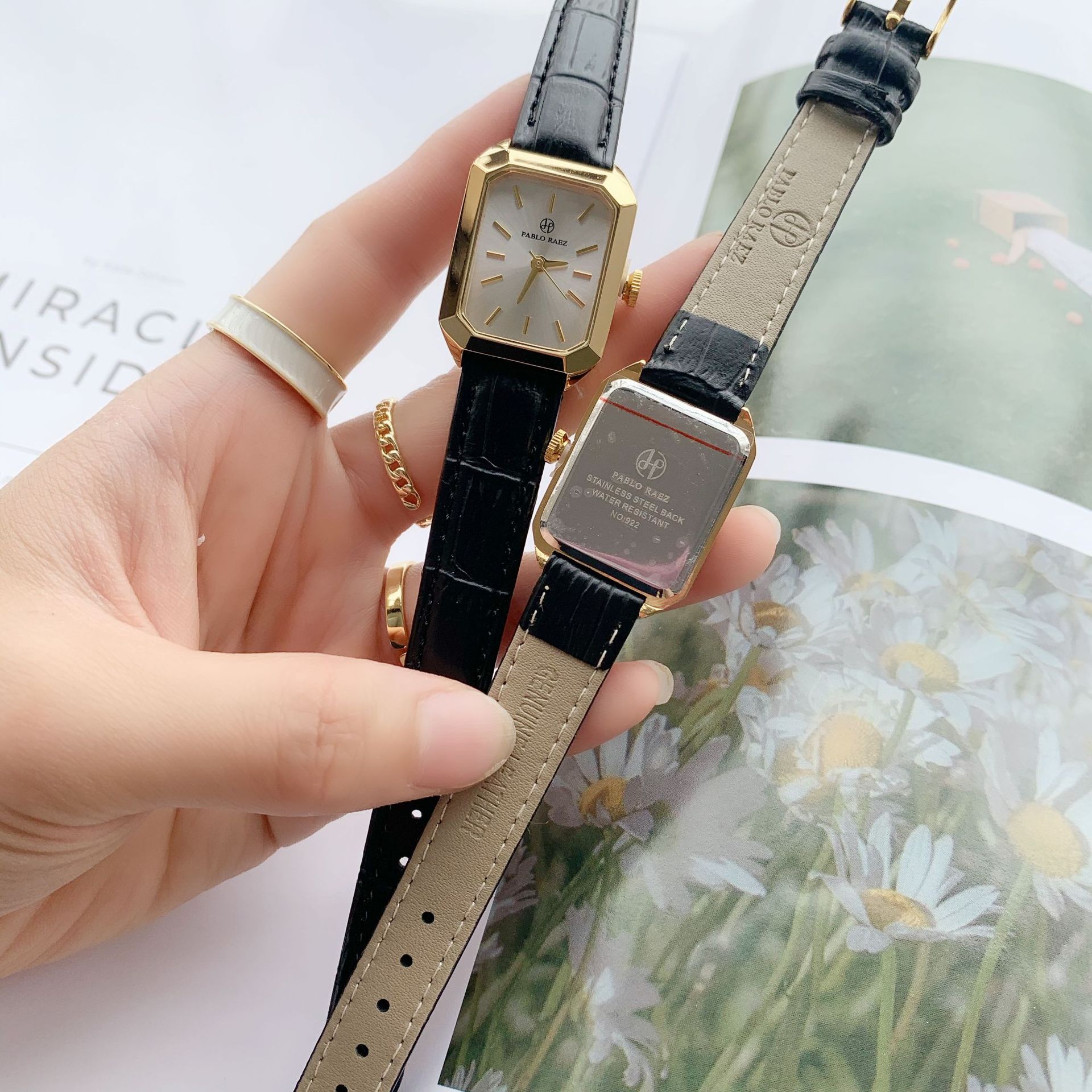 Nuovo piccolo orologio verde di lusso leggero Cintura casual alla moda Orologio da donna Quadrante quadrato Orologio da lavoro Regalo di fascia alta per impiegati e studenti_voghion.com