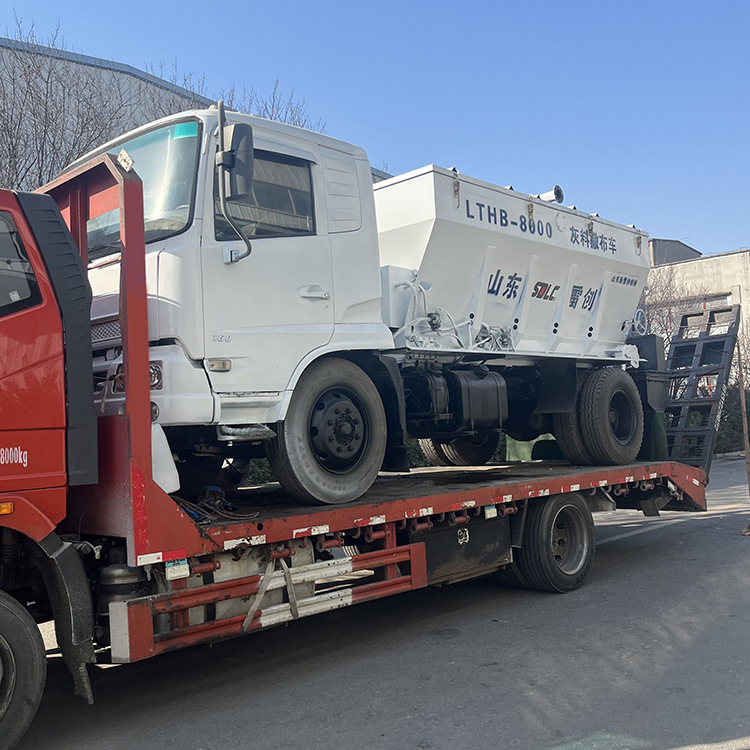 12方灰料撒布车 8方自走式白灰撒灰车 全自动布灰机