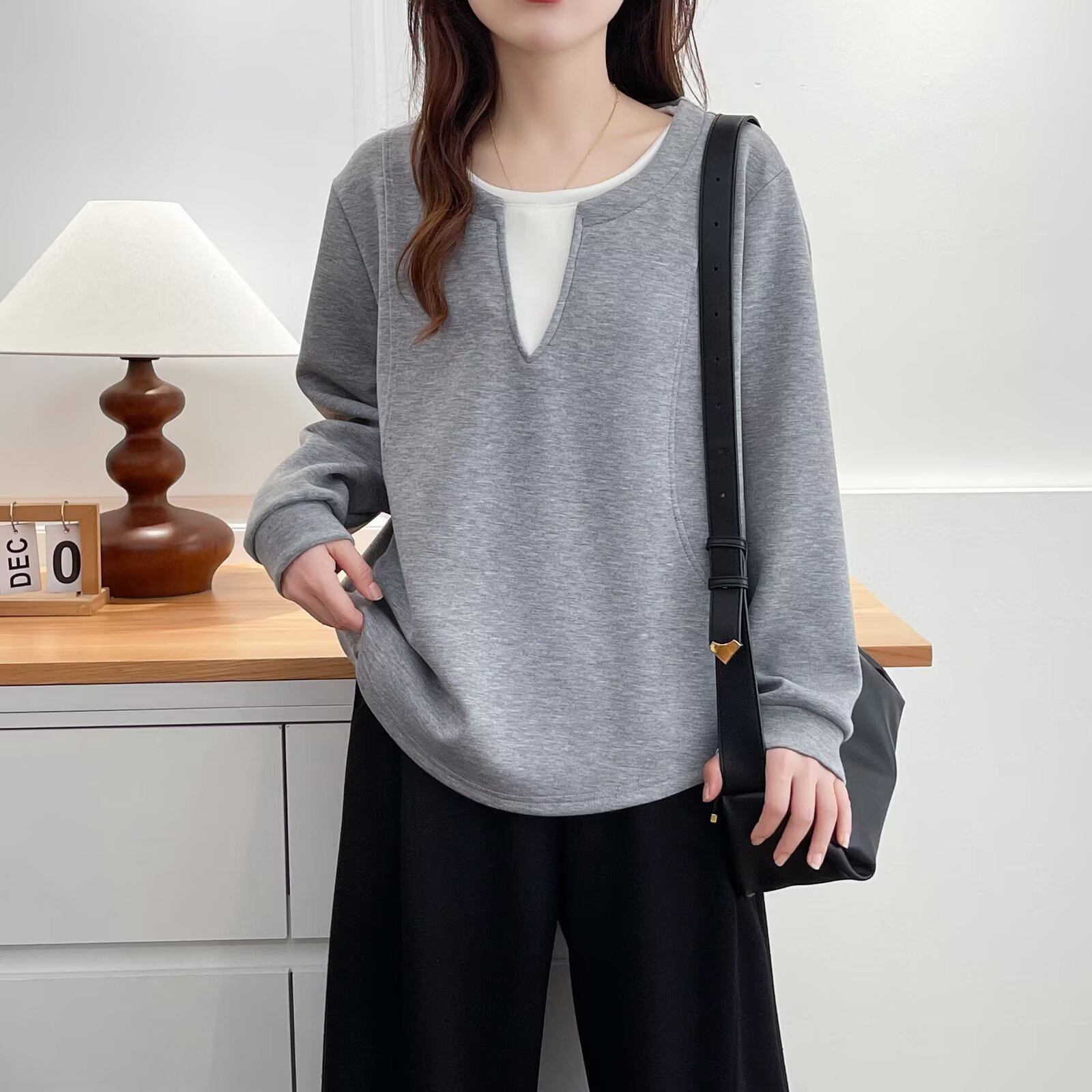 100kg Fat Girl Autumn New Design Fake Two-Piece Sweater Large Size Lazy Style Long Sleeve Top Women 8335