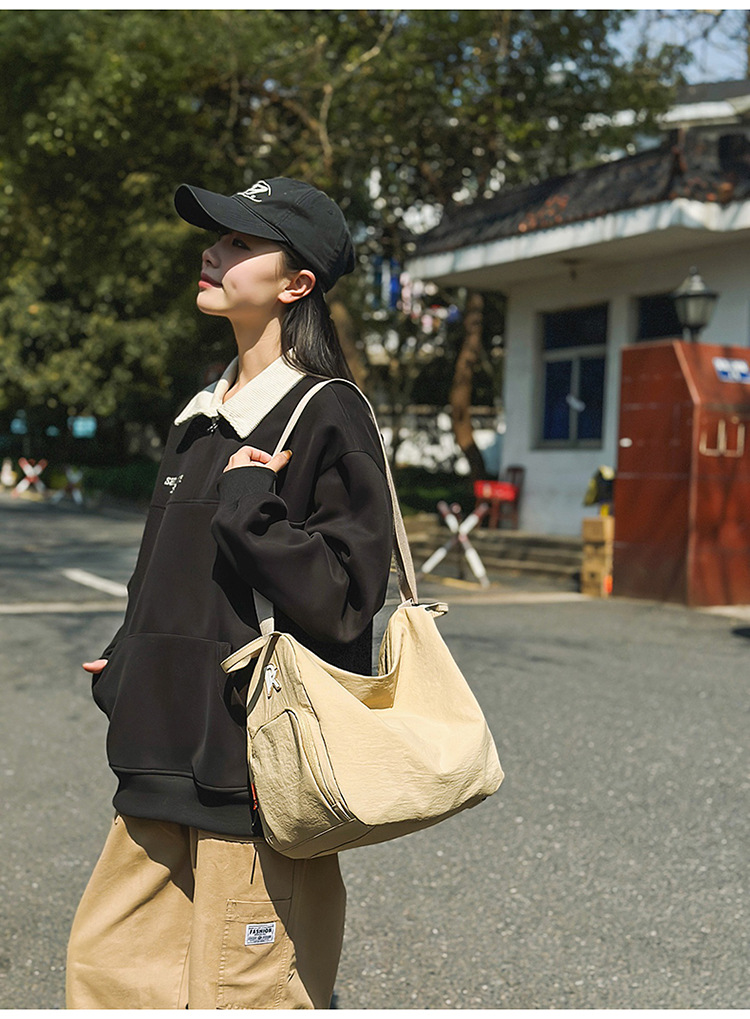 Unisex casual large-capacity crossbody bag, sporty casual student backpack, fashionable and versatile commuter single-shoulder bag undefined