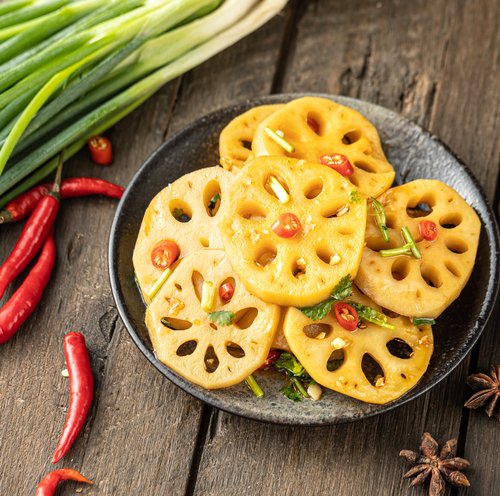 Zhiweike 122g black duck flavored lotus root slices, selected ingredients, fresh, crispy, tender, spicy and addictive snacks