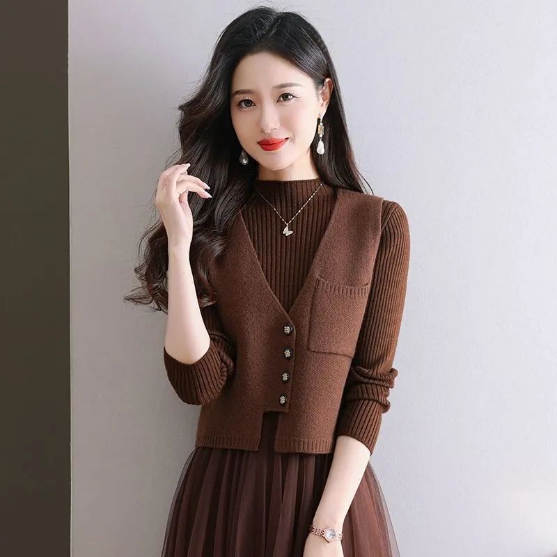 Trendy Knitted Vest Women's Sweater Vest V-Neck Spring New Versatile Pure Color Layered Waistcoat Short Vest Trendy Knitted Vest Women's Sweater Vest V-Neck Spring New Versatile Pure Color Layered Waistcoat Short Vest