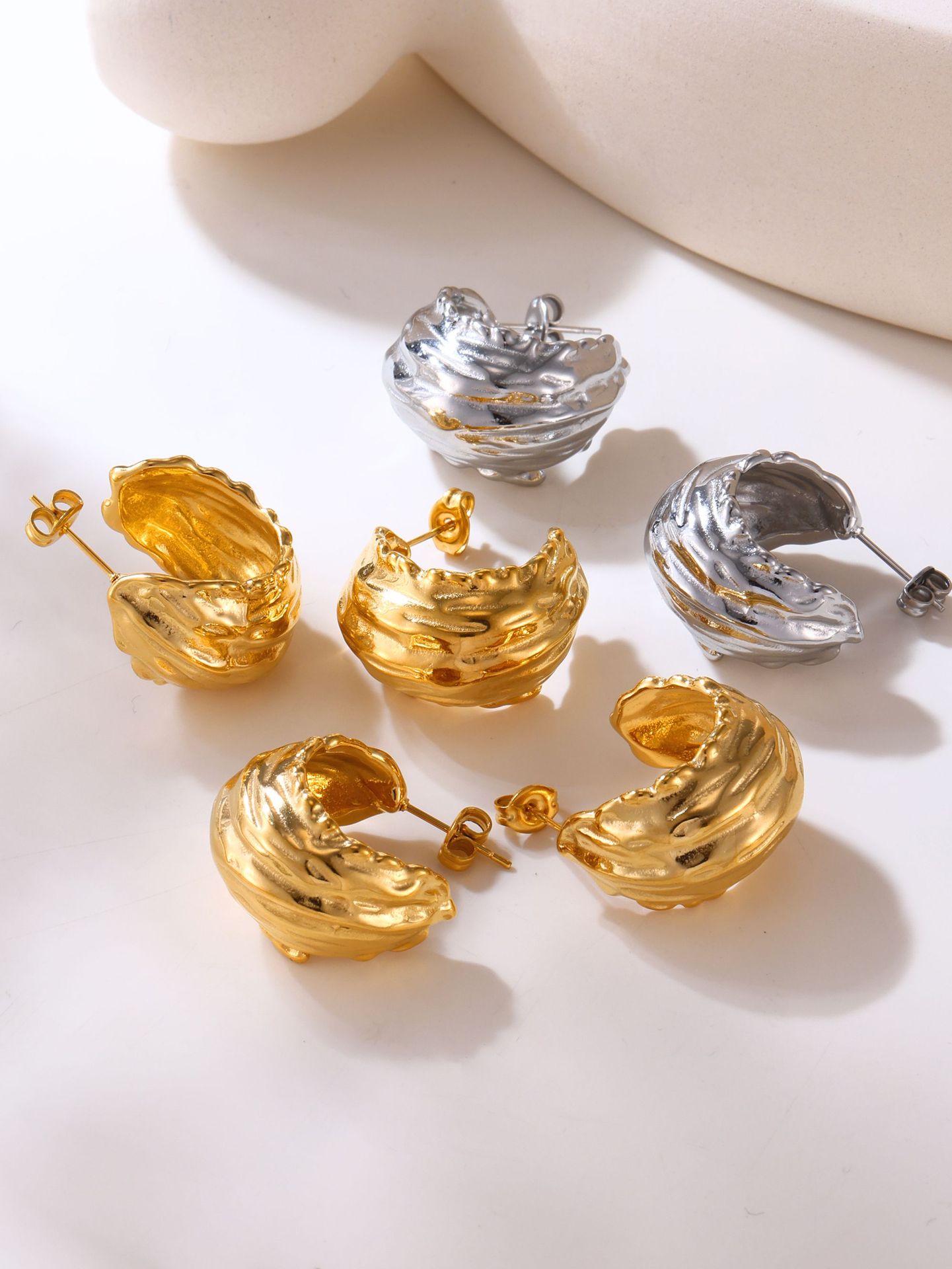 Square Candy Niche Wrinkled Texture C-shaped Earrings Lava Fashion Stainless Steel Casting PVD Electroplated Earrings For Women_voghion.com