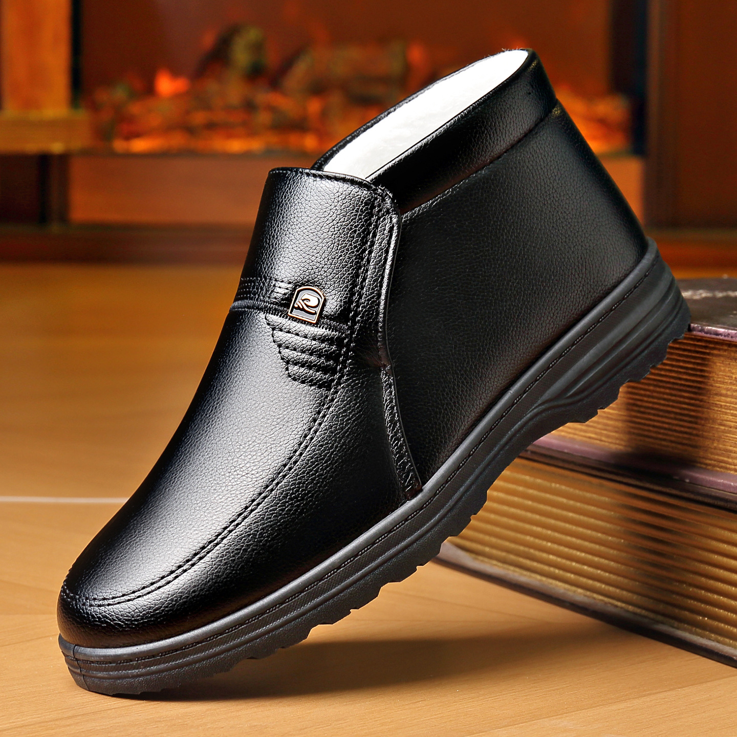 2025 invierno cálido y veludo antideslizante zapatos de algodón casuales de alto rendimiento para hombres zapatos de algodón de cuero para hombres ancianos