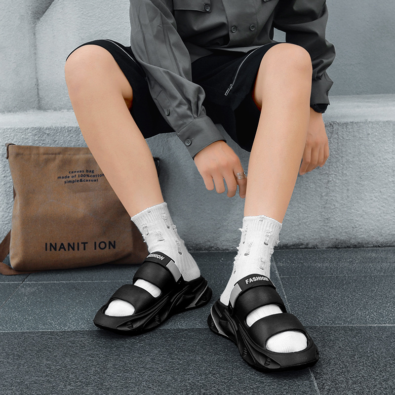 Pisar las zapatillas de mierda para hombres y mujeres tendencia de verano zapatillas deportivas de suela gruesa modelos de pareja sandalias antideslizantes al aire libre resistentes al desgaste