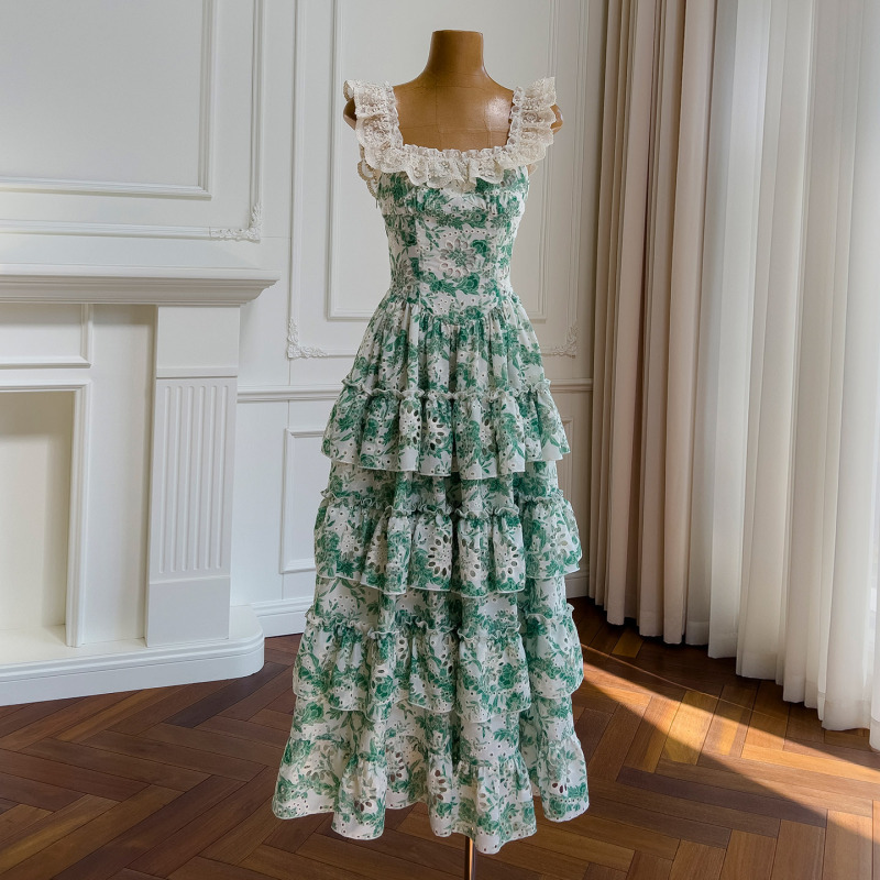 2026 New Style Elegant Lace Flutter Sleeve Dress for Women, Summer High-End Sweet Waist-Cinching Slimming Tiered Dress