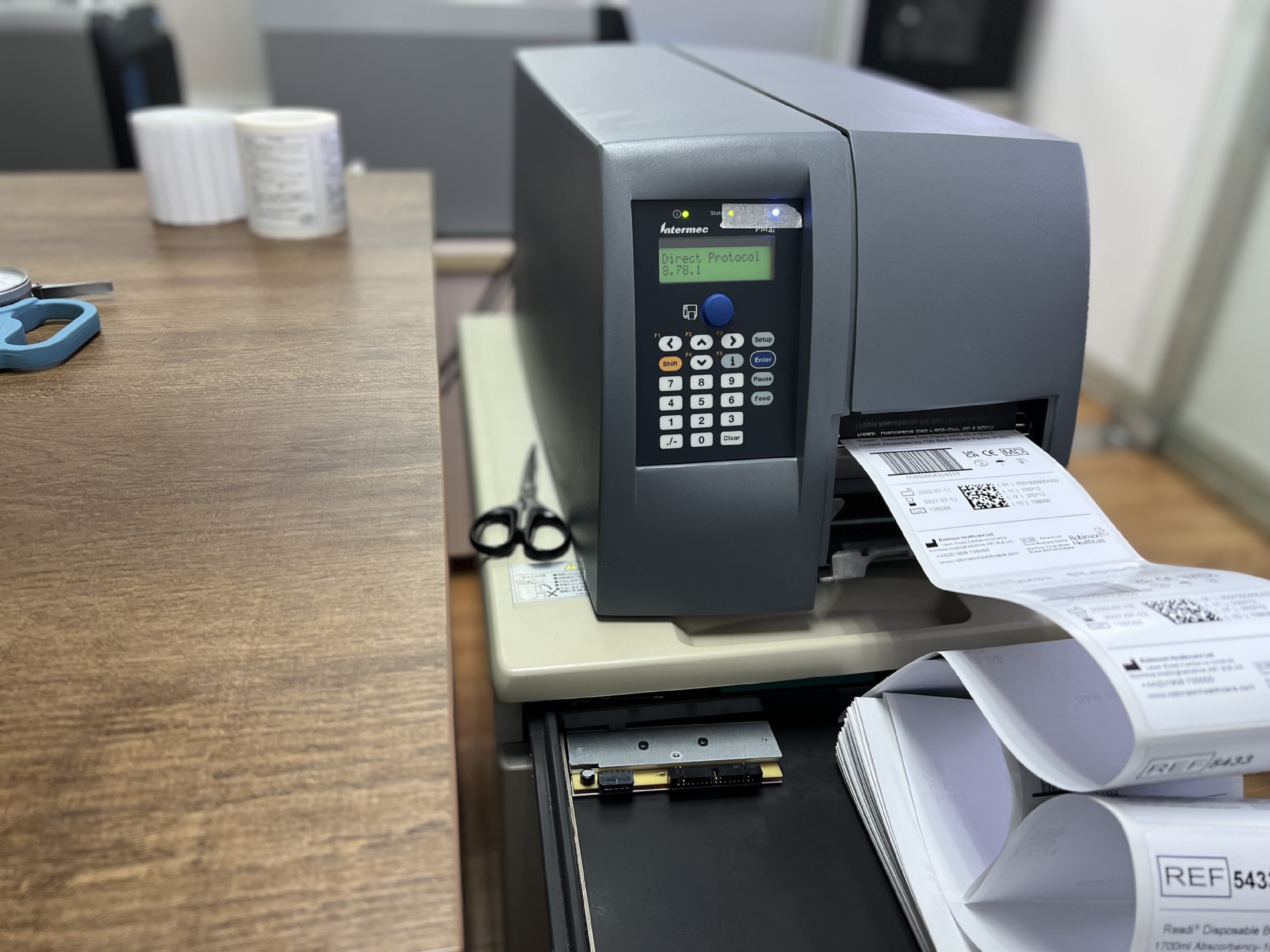 盐城FASSON聚酯标签101*152单排直角-印刷模切覆膜标签4*6英寸