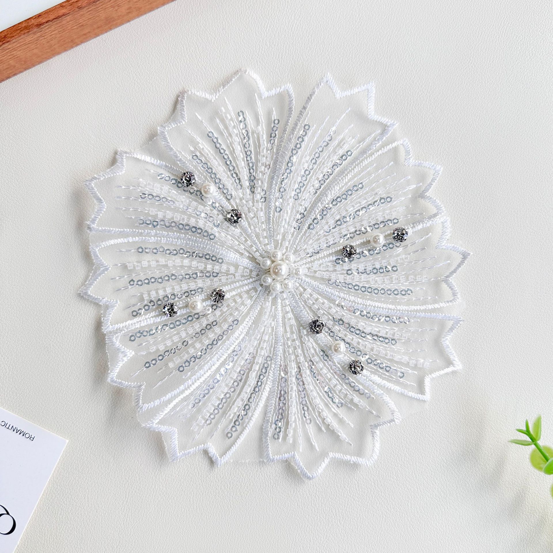 Lentejuelas multicolores, malla de perlas de arroz, pegatinas de tela bordadas, accesorios para el cabello de mujer, sombreros, accesorios a juego, decoración de vestidos de flores