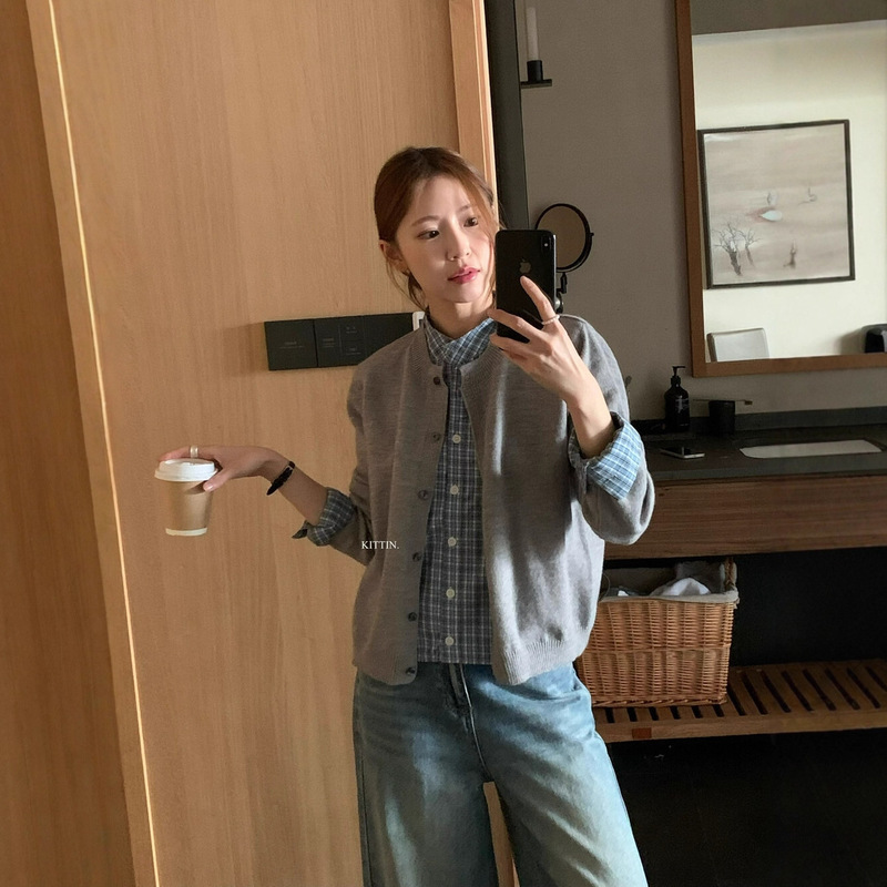 Autumn New Korean Style Simple and Versatile Shirt Sleeves Spliced ​​Fake Two-Piece Knitwear Cardigan Knitwear Jacket for Women