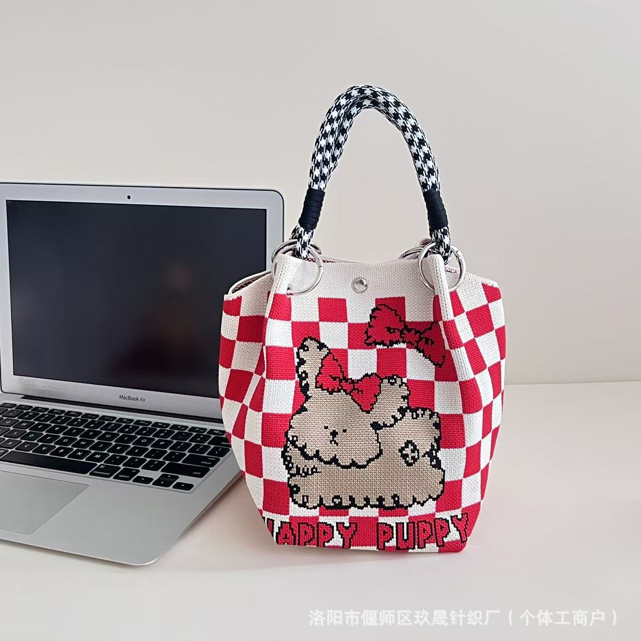 2026 primavera y verano nuevo bolso de cubo de pintura creativo portátil gran espacio de aire de dopamina alta sensación mochila