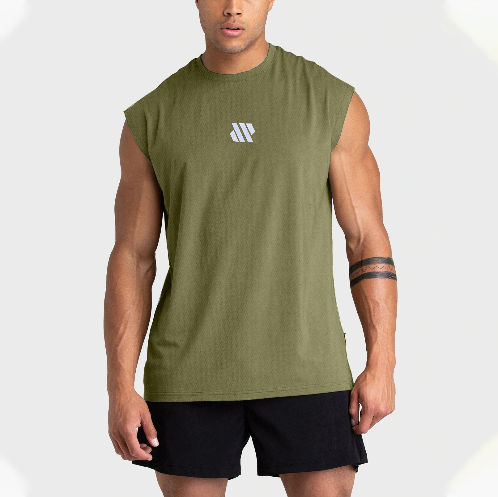Camiseta de hombro ancho para hombres de verano chaleco de fitness de malla entrenamiento de ropa de fitness relajado chaleco de Maratón de marea de cuello redondo