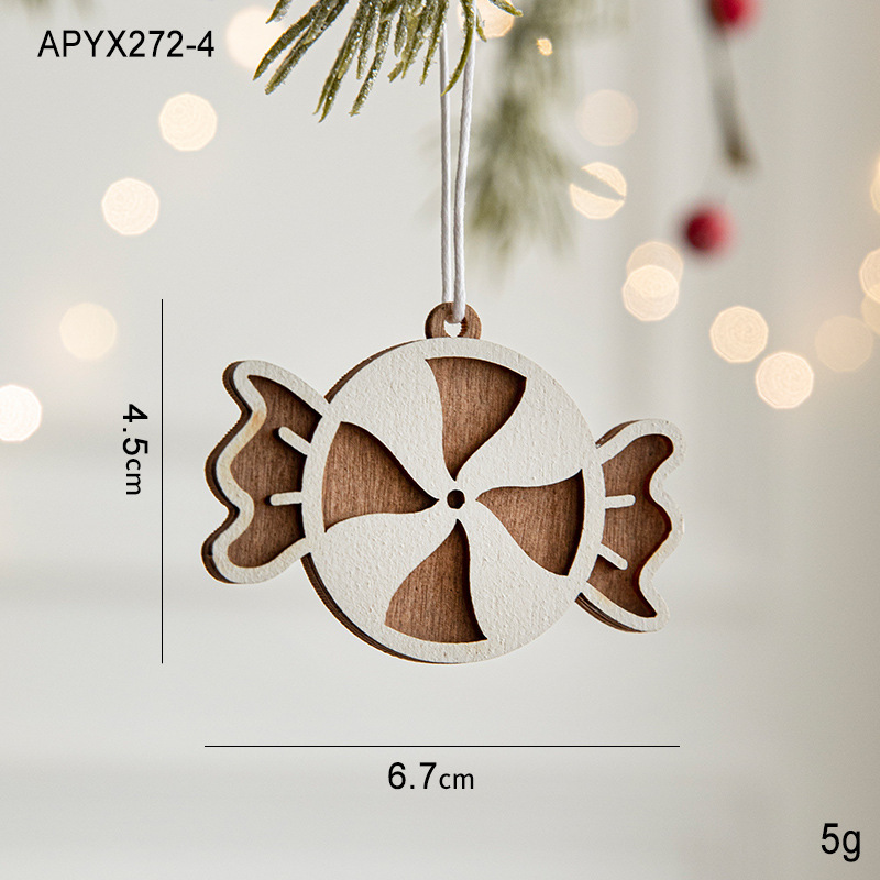 クリスマスの新しいdiyショーウインドーはクリスマスの装飾品を飾っています。|undefined
