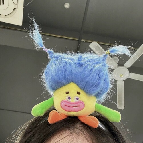 Xiaohongshu style ugly doll hairband, plush cartoon dopamine crazy kid headband, hair-pulling crab boss hair clip