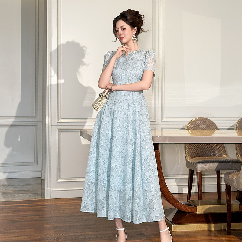 Váy maxi nữ thắt eo cổ tròn đính kim cương tay ngắn — trời xanh