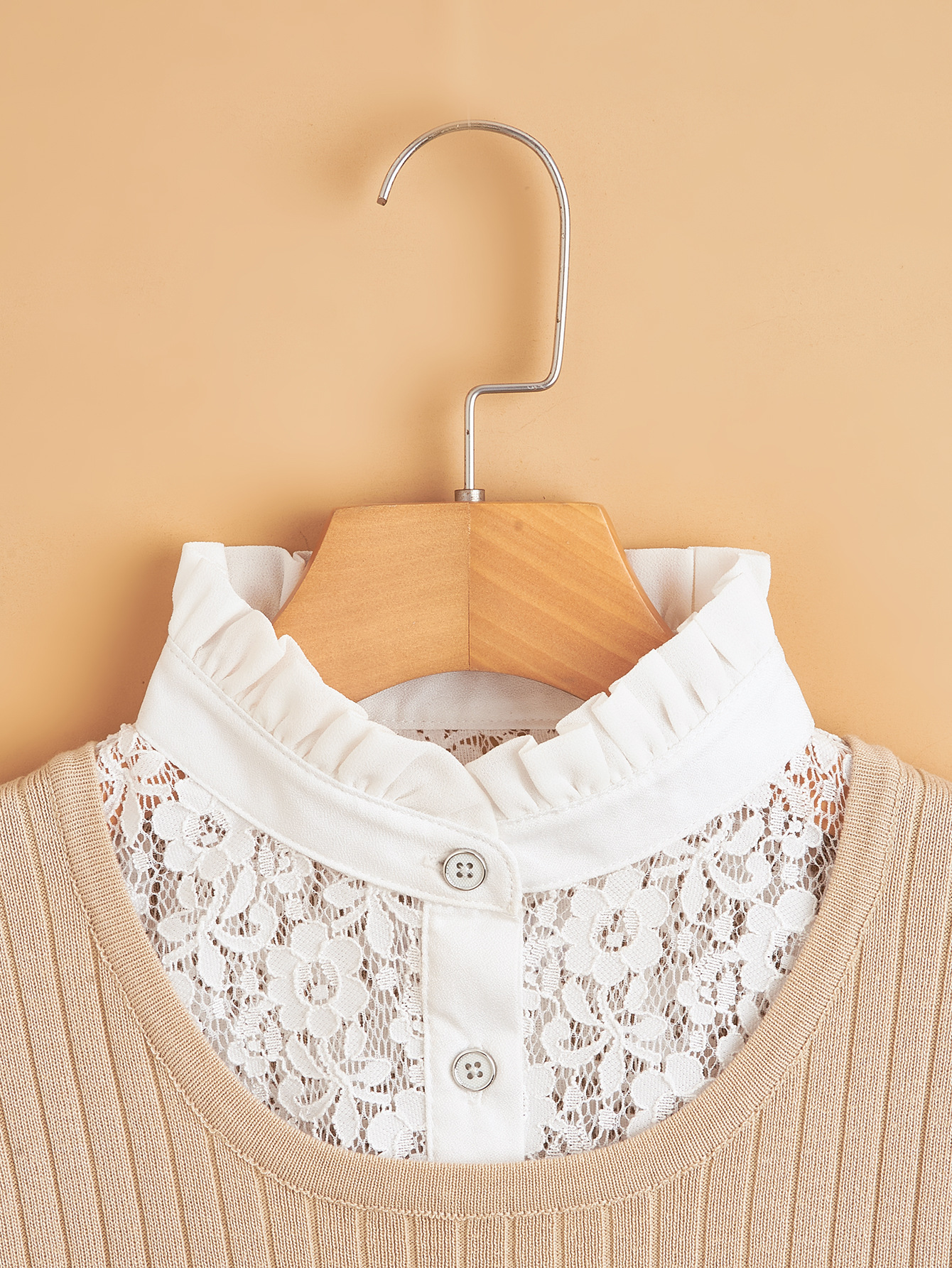 화이트 레이스 칼라