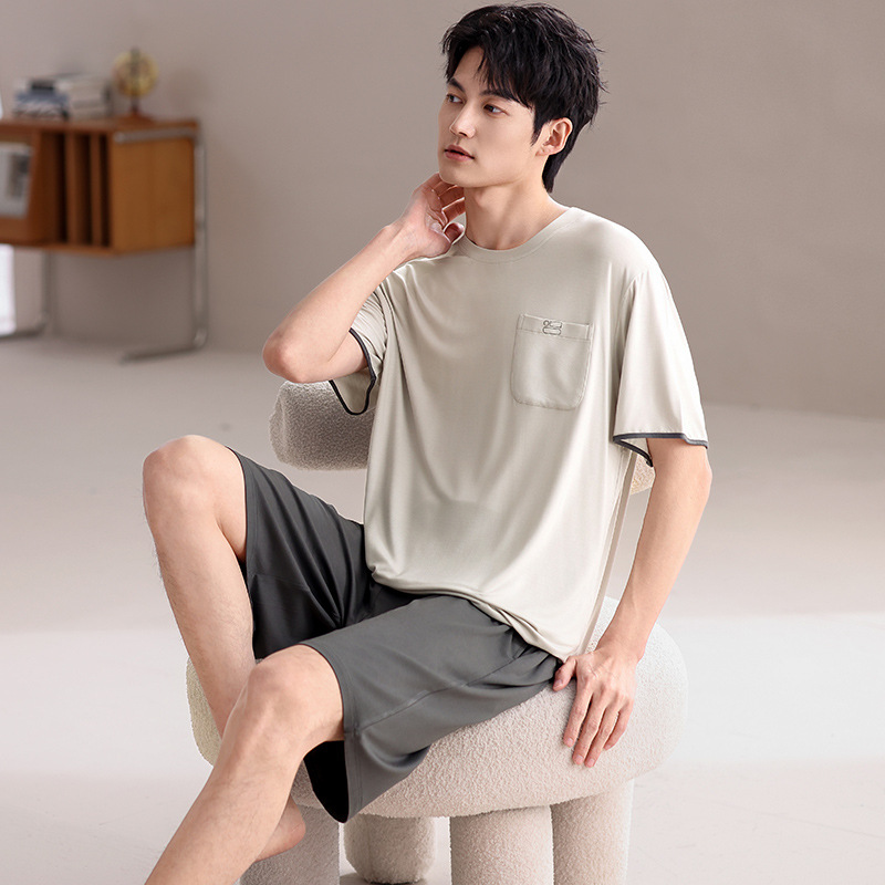 01Q1684 남성