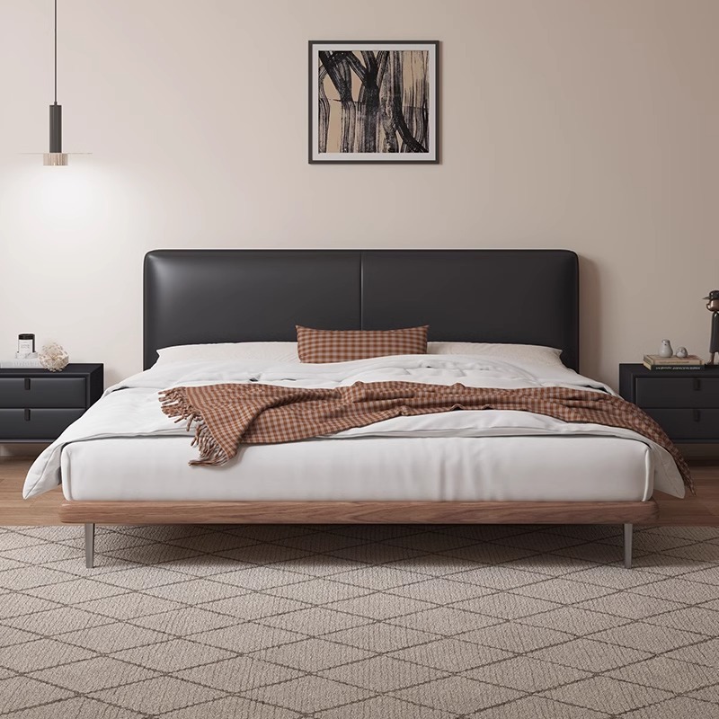 Cama de cuero minimalista italiana, estilo antiguo, dormitorio principal moderno, bloques de tofu, cama de paquete suave negra, atmósfera de alta gama.