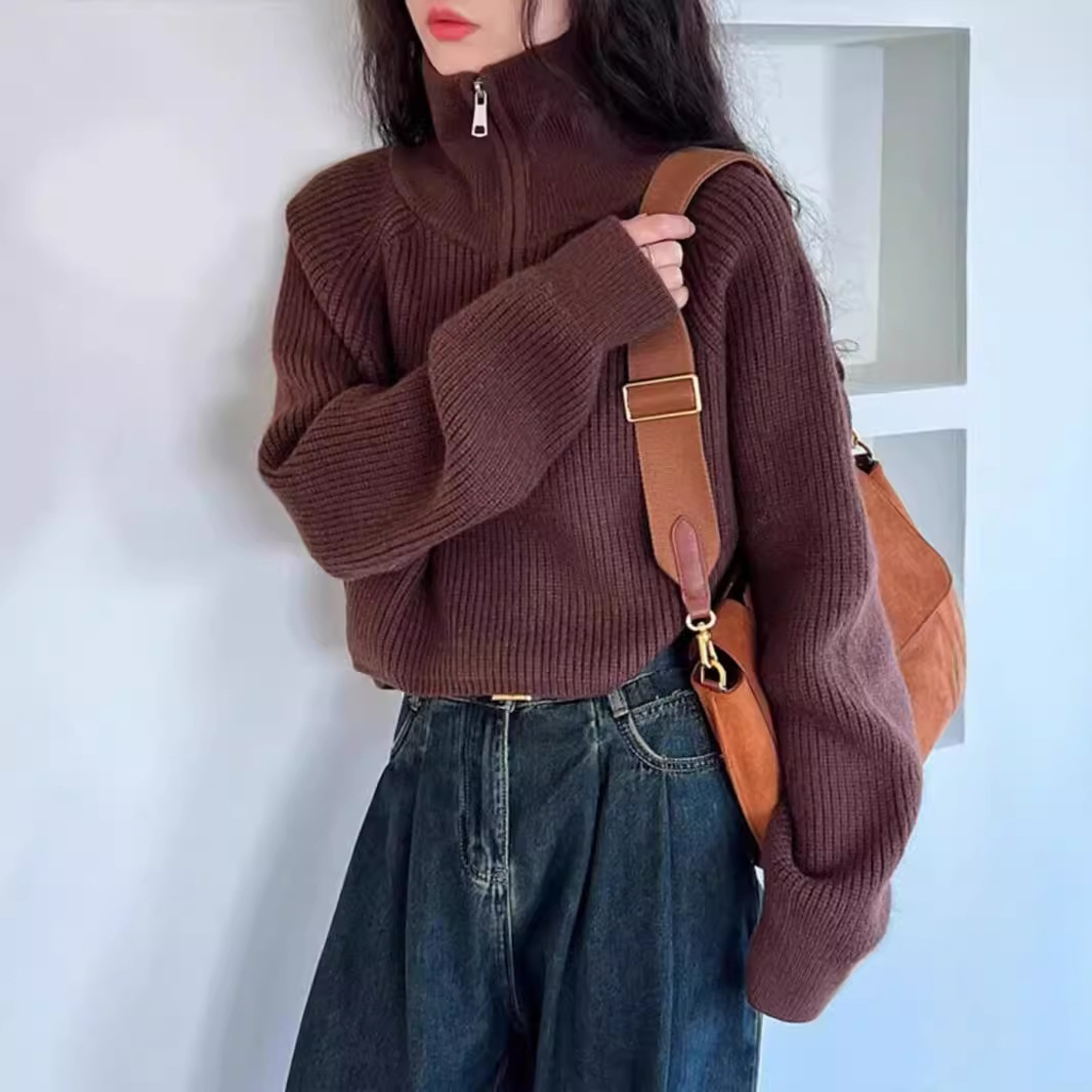 Retro knitted demi-season sweater with zipper