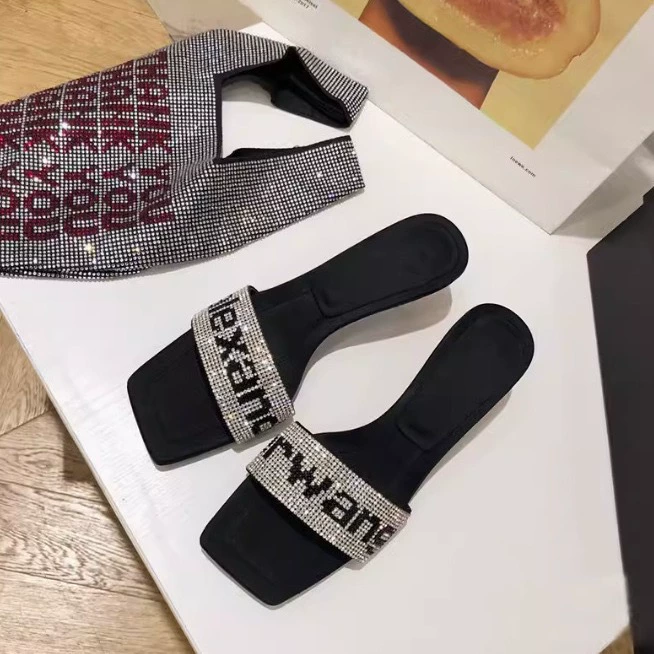 Летние новые французские темпераментные сандалии квадратной головы женские сети красные стразы