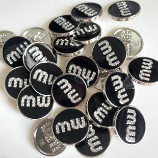 New MM Home Oil Dripping Full Diamond Metal Hand Sewn Button Sweater Coat Chanel Style Coat Formal Button Button Button