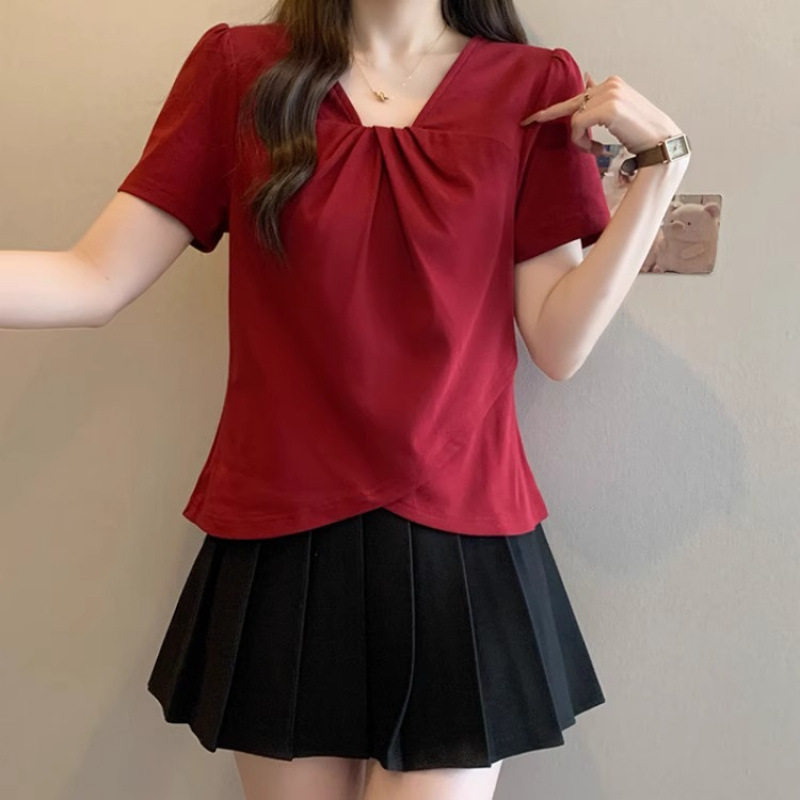 Red V-neck Shoulder Short-sleeved T-shirt Women's Summer plus size Women's chubby girl Slimming Belly Covering Irregular Top 120.00kg Red V-neck Shoulder Short-sleeved T-shirt Women's Summer plus size Women's chubby girl Slimming Belly Covering Irregular Top 120.00kg