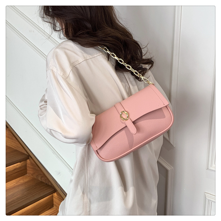 Women's Medium Pu Leather Solid Color Streetwear Magnetic Buckle Shoulder Bag display picture 24