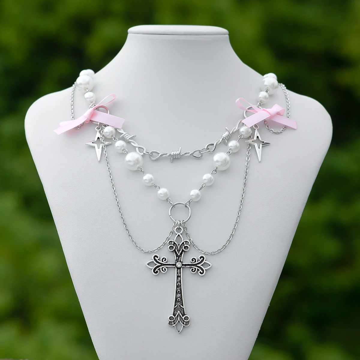 Collana a strati con croce e perle design elegante_voghion.com