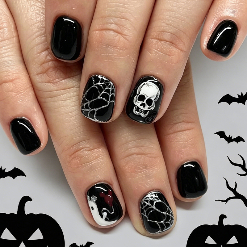 Halloween Nail Art Set 24 Pieces Short Glossy Fake Nails Skull Cracked Dark Style Wearable Nails Cross-Border