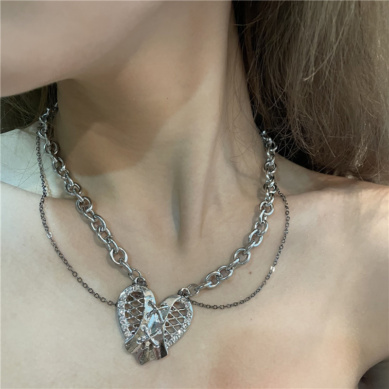 Wholesale Collier À Double Gland En Acier Titane Coeur Creux Nihaojewelry display picture 3