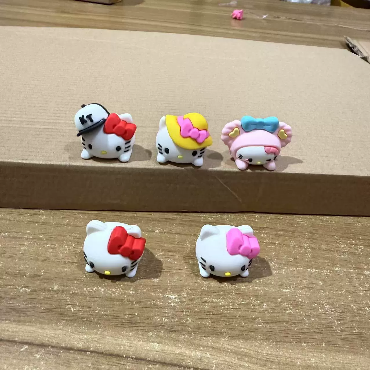 Симпатичная Санрио, которая лежит на кукле, украшение автомобиля ПВХ трехмерная мультяшная кукла