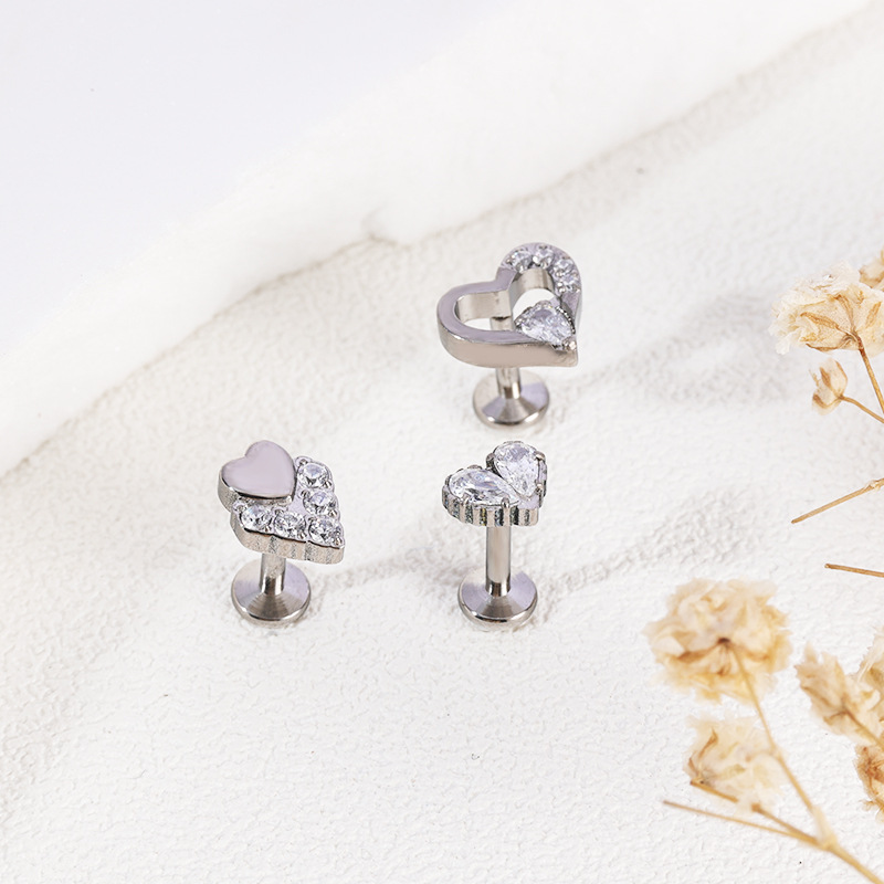 Pointed titanium steel lip stud product view