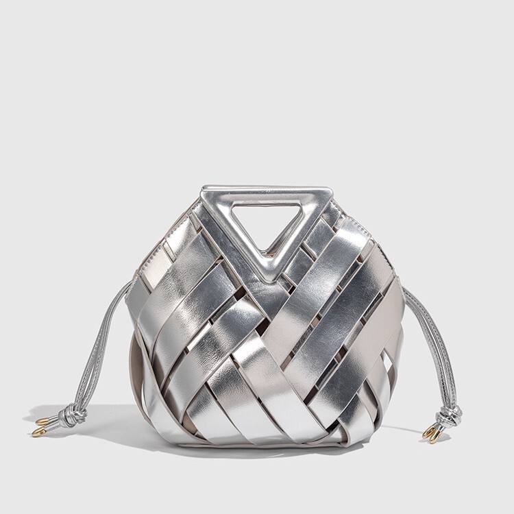B New Style Basket Bag Triangular Crossbody Magnetic Buckle Woven Hollow Women's Handbag Tote Bag Single Shoulder Crossbody Bucket Bag