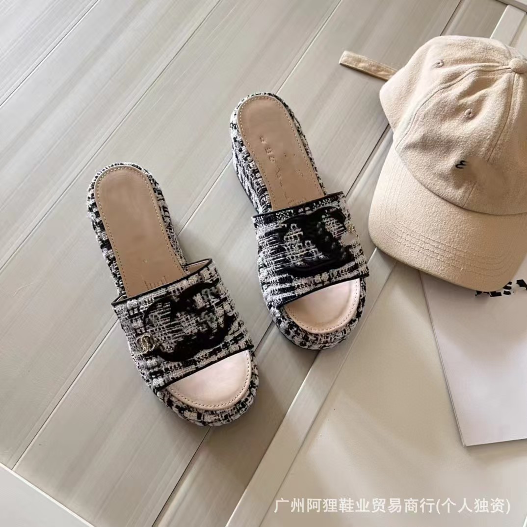 Verano nuevo fondo grueso una sandalera bordado versátil muffin fondo aumento de altura pendiente con fragancia sandalias de fondo plano para mujeres