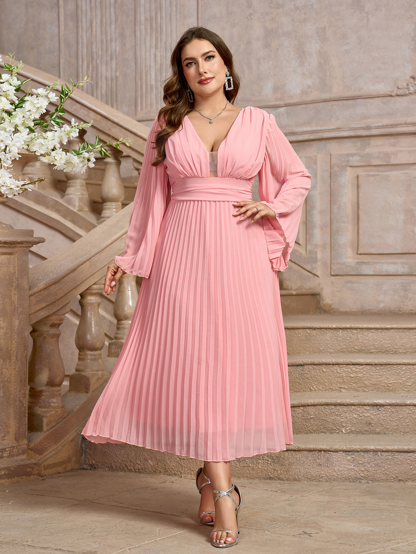 Vestido de talla grande, nueva ropa de mujer de comercio exterior, vestido de gasa sexy con cuello en V y manga larga de Amazon. image 4