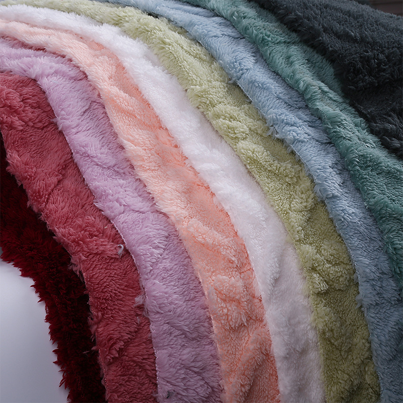 Wholesale of double-sided jacquard diamond-shaped velvet fabric, warp knitted polyester velvet fabric, double-sided comfort-cotton velvet home clothing and blanket fabric detail image 4