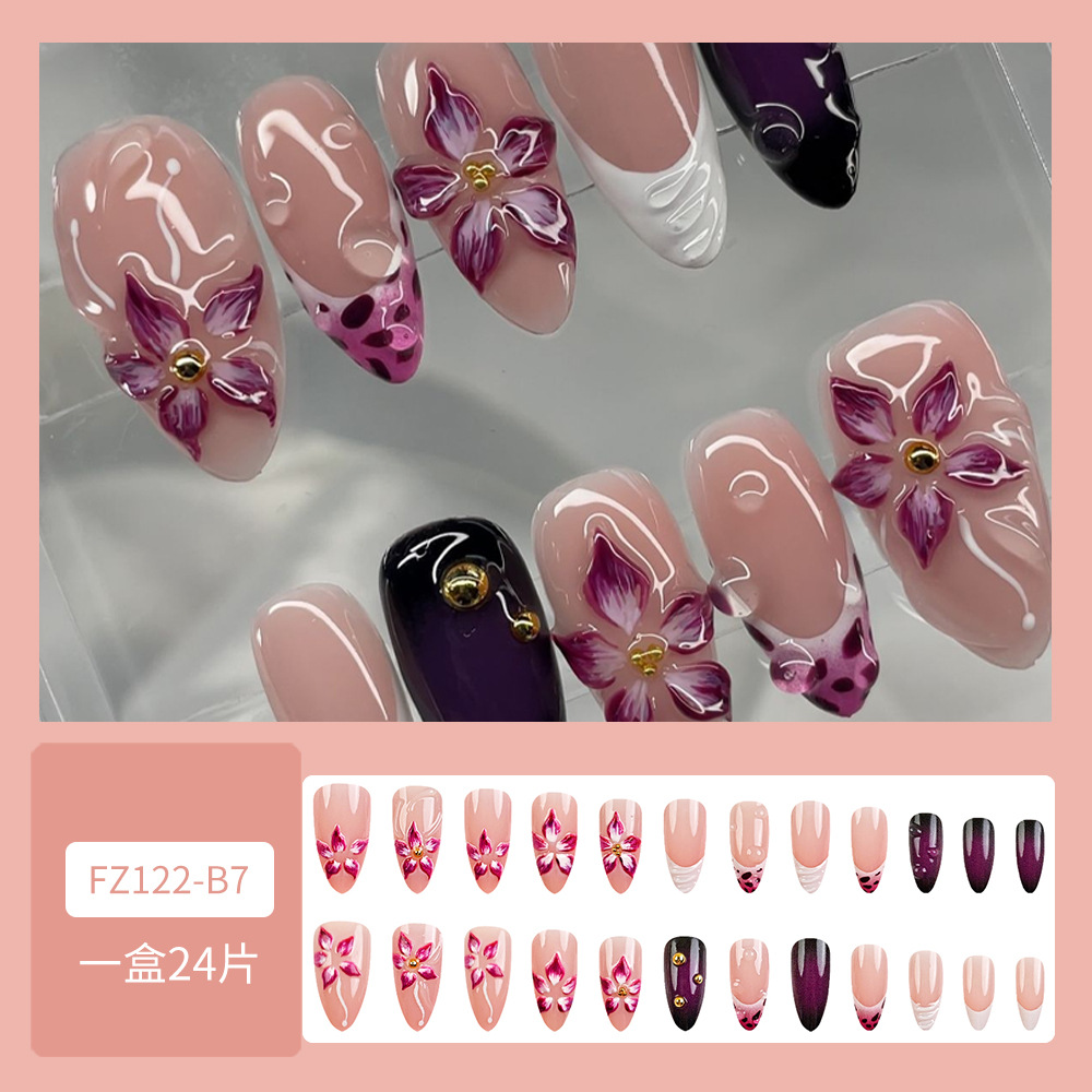Use un parche de uñas 3D estereoscópico de alto nivel, goteo de goma dulce y caliente, uñas falsas transfronterizas, parches de uñas.