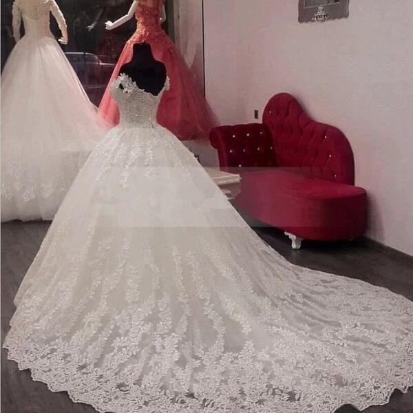 white wedding dress for pregnant